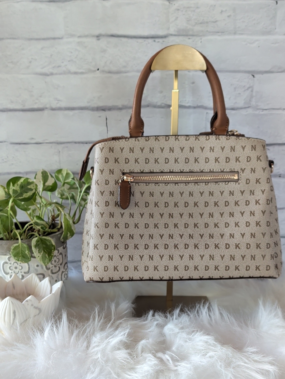 DKNY Beige Logo Crossbody Satchel with Tan Trim - Picture 4 of 8